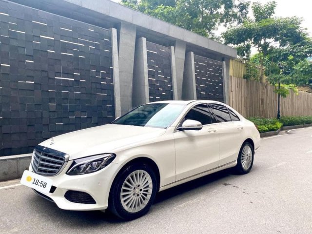 Bán xe Mercedes C250 model 2016, màu trắng kem cực đẹp