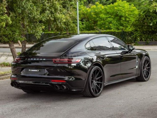 Bán Porsche Panamera 4 Executive sx 2017, màu đen