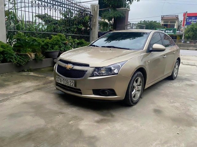 Bán Chevrolet Cruze LS 1.6 MT đời 2011, màu xám  