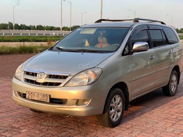 Cần bán xe Toyota Innova sản xuất năm 2006, màu bạc giá cạnh tranh