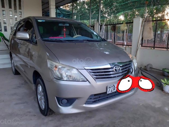 Cần bán Toyota Innova E- MT đời 2013, màu xám còn mới 