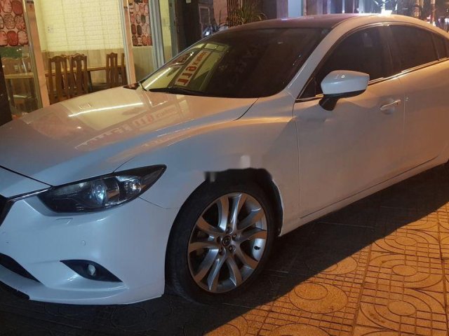 Bán xe Mazda 6 năm sản xuất 2013, màu trắng, nhập khẩu