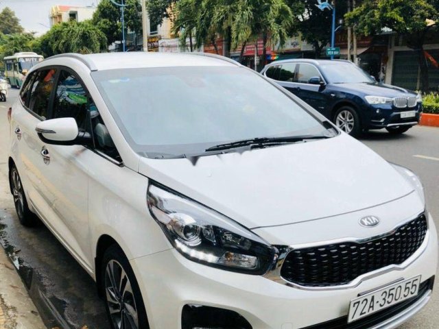 Bán Kia Rondo năm sản xuất 2019, màu trắng, giá 585tr