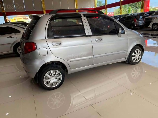 Cần bán lại xe Daewoo Matiz sản xuất 2008, màu bạc0