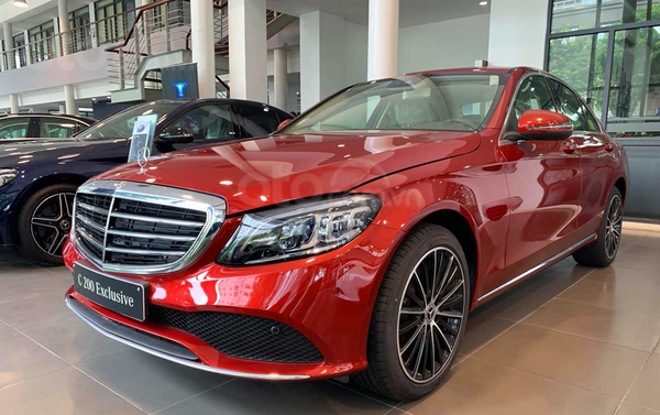 Bán giá ưu đãi chiếc Mercedes C 200 Exclusive sản xuất năm 2020, tặng phụ kiện chính hãng0