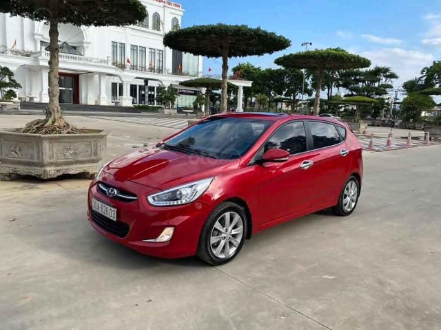 Cần bán Hyundai Accent sản xuất 2015, màu đỏ, nhập khẩu0