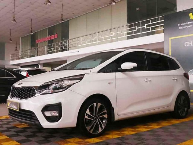 Bán xe Kia Rondo 2.0MT sản xuất năm 2019, màu trắng  0