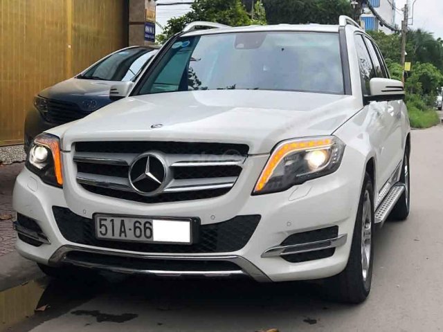 Cần bán Mercedes GLK 250 4Matic sản xuất 2014, màu trắng, xe nhập0