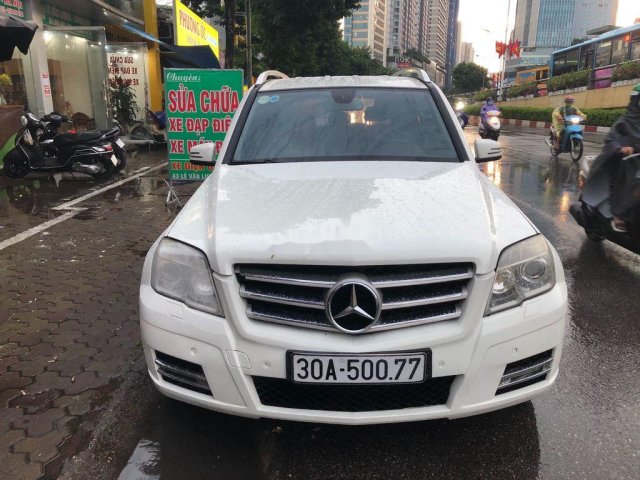 Bán Mercedes GLK 300 năm 2010, màu trắng, 585tr0