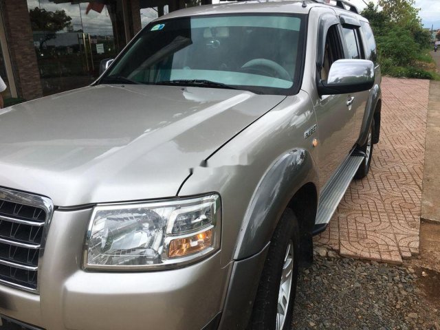 Cần bán Ford Everest đời 2007, màu ghi vàng0