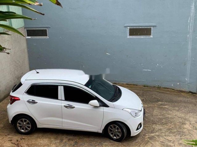 Cần bán Hyundai Grand i10 sản xuất năm 2016, màu trắng 0