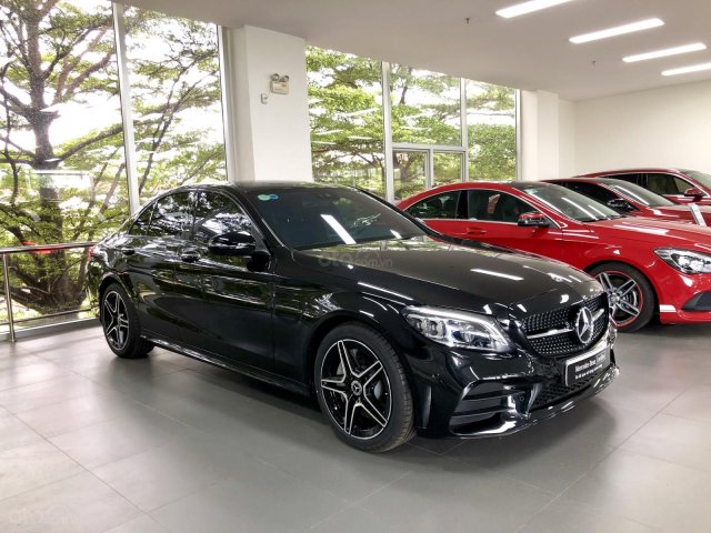 Mercedes Benz C300 trưng bày hãng - tiết kiệm 200 triệu