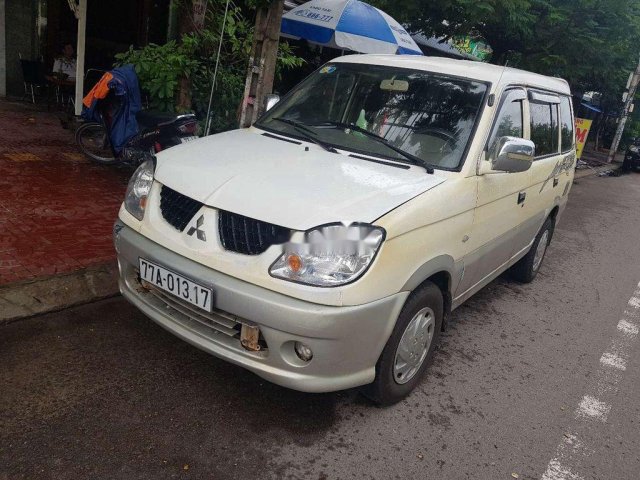 Cần bán Mitsubishi Jolie sản xuất 2004, màu kem (be) còn mới  