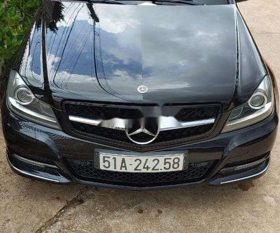 Cần bán lại xe Mercedes C200 sản xuất 2011, màu đen, xe nhập giá cạnh tranh