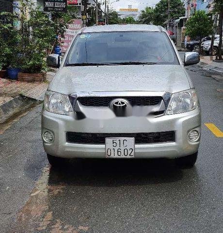 Bán Toyota Hilux năm sản xuất 2011, màu bạc, nhập khẩu nguyên chiếc 