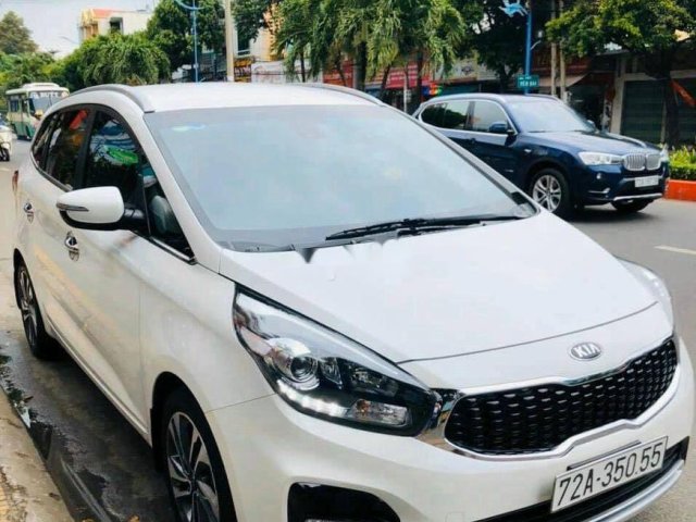 Bán Kia Rondo đời 2019, màu trắng, xe gia đình, 585tr0