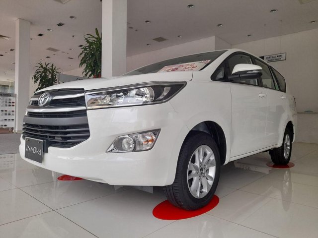 Cần bán Toyota Innova 2020, màu trắng0