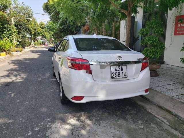 Bán Toyota Vios đời 2017, màu trắng số tự động