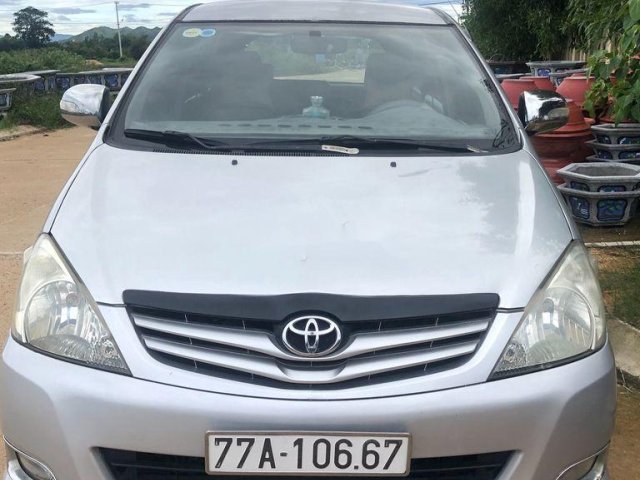 Bán ô tô Toyota Innova năm sản xuất 2009, màu bạc, xe gia đình