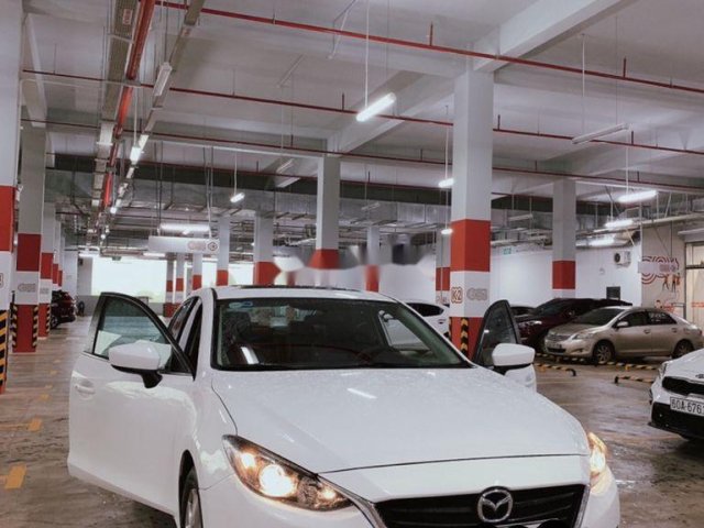 Bán Mazda 3 năm sản xuất 2017, màu trắng, nhập khẩu, siêu mới