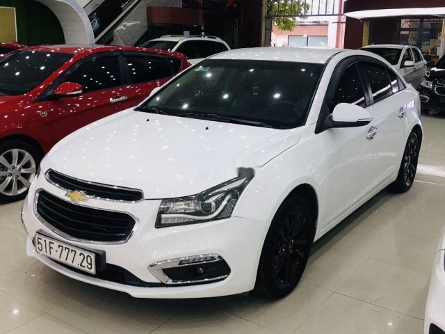 Bán Chevrolet Cruze năm sản xuất 2016, màu trắng còn mới  0