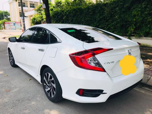 Bán xe Honda Civic 1.8E SX 2018, màu trắng0