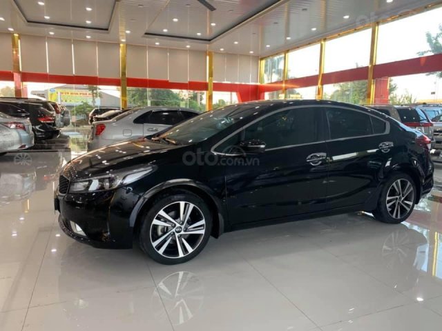 Bán xe Kia Cerato SX 2018, màu đen0