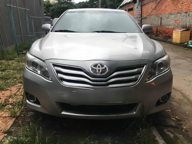 Bán ô tô Toyota Camry LE đời 2009, màu bạc, nhập khẩu 