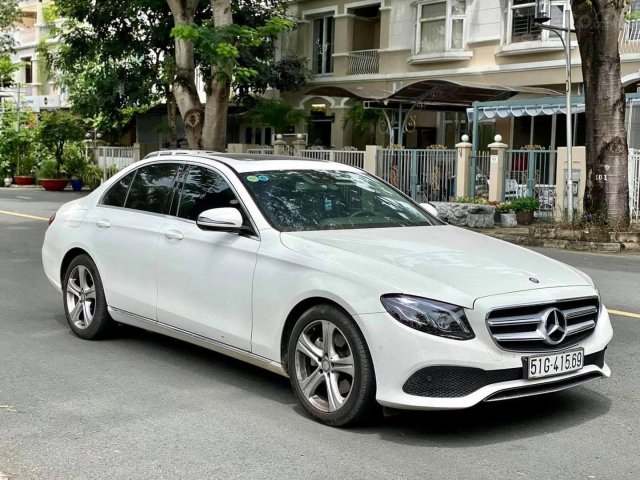 Bán Mercedes E250 model 2018, màu trắng