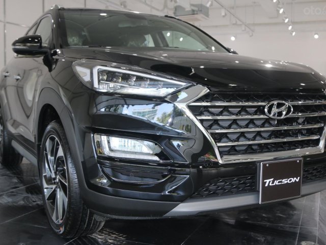 Hyundai Tucson khuyến mãi: Giảm trực tiếp tiền mặt + trả góp 85% + trả trước 220tr nhận xe ngay