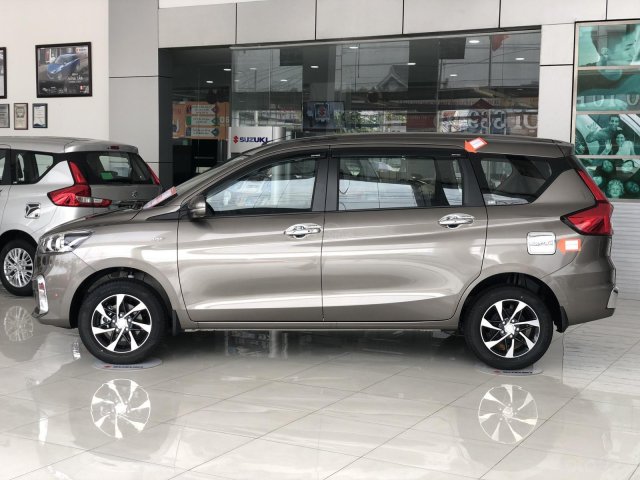 Suzuki Ertiga full option giá cực sốc, hỗ trợ trả góp cực cao, chỉ còn vài xe trả trước 100 triệu có xe lăn bánh0