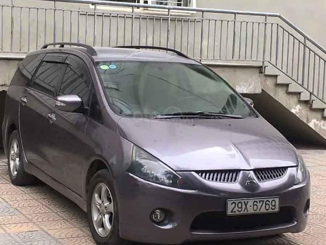 Bán Mitsubishi Grandis sản xuất 2005, màu tím còn mới