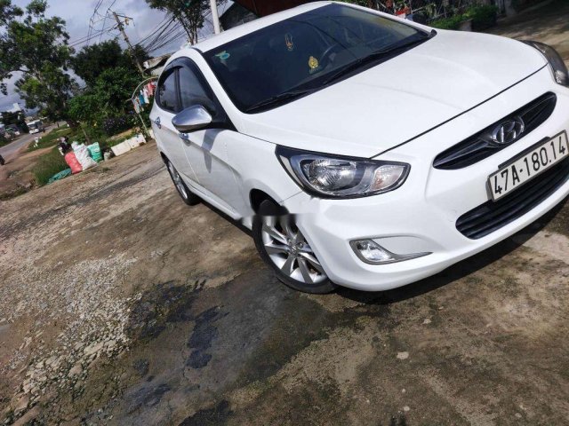 Cần bán Hyundai Accent 2013, màu trắng, nhập khẩu nguyên chiếc 0