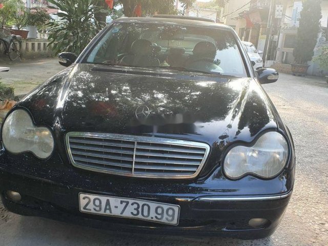 Bán xe Mercedes C200 năm sản xuất 2003, màu đen