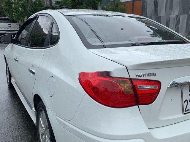 Bán Hyundai Avante năm sản xuất 2014, màu trắng, số sàn0