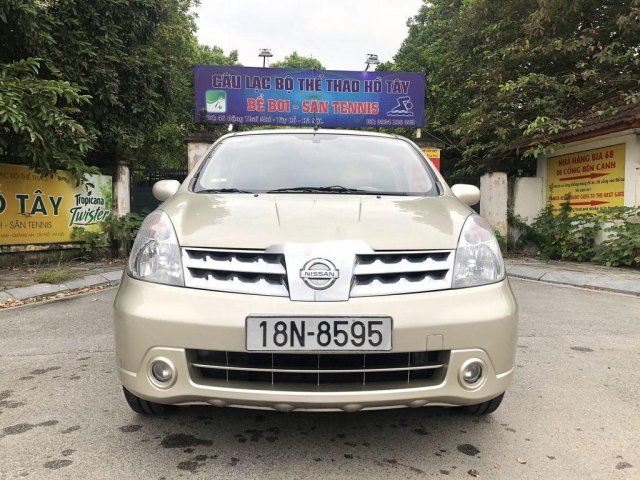 Bán Nissan Grand livina sản xuất năm 2011 còn mới, giá tốt0