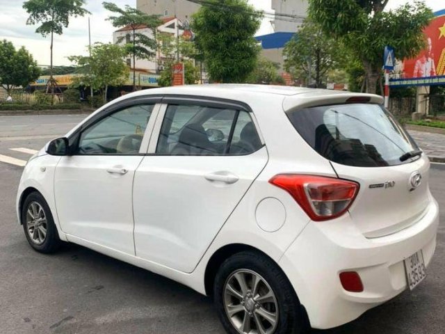 Cần bán xe Hyundai Grand i10 đời 2014, màu trắng0