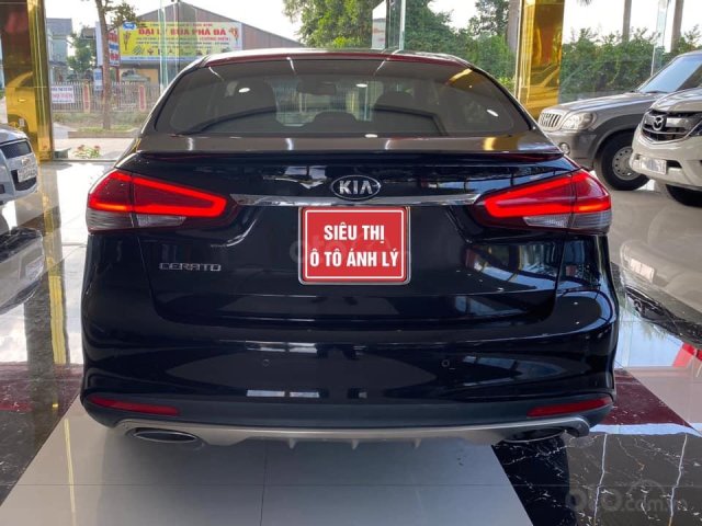 Cần bán xe Kia Cerato 1.6 AT đời 2018, màu đen0