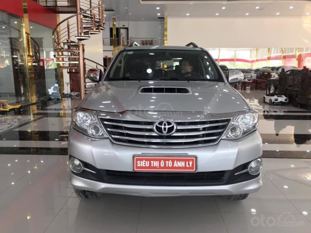 Cần bán xe Toyota Fortuner đời 2014, máy dầu, số sàn0