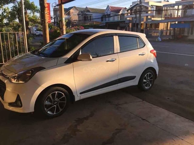 Xe Hyundai Grand i10 năm 2019, màu trắng còn mới, giá 330tr