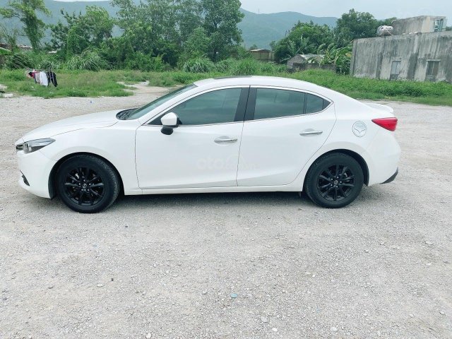 Bán ô tô Mazda 3 đời 2018, màu trắng như mới
