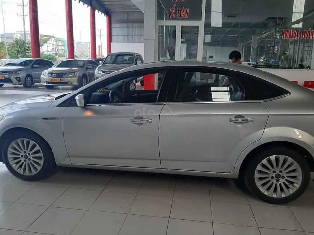 Cần bán xe Ford Mondeo đời 2011, màu bạc  