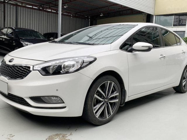 Kia K3 1.6 sản xuất 2016, màu trắng, xe chính chủ gia đình mua mới chính hãng 1 chủ từ đầu0