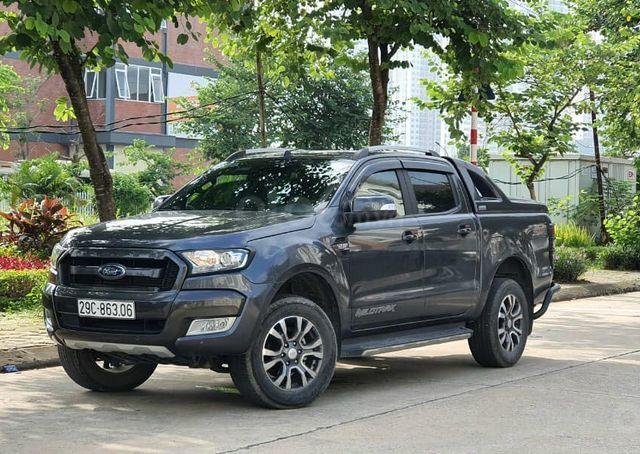 Mua xe giá thấp chiếc Ford Ranger Wildtrak 3.2 sản xuất năm 2017, xe còn mới, giá mềm