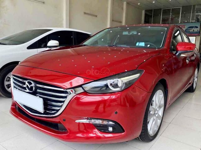 Xe Mazda 3 năm 2018, màu đỏ còn mới