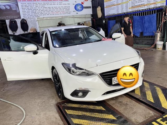 Cần bán gấp Mazda 3 sản xuất năm 2015, màu trắng còn mới 