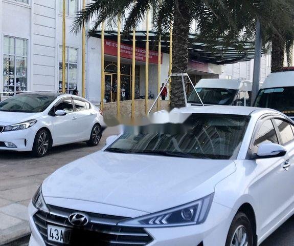 Cần bán Hyundai Elantra sản xuất năm 2019 còn mới, 540 triệu