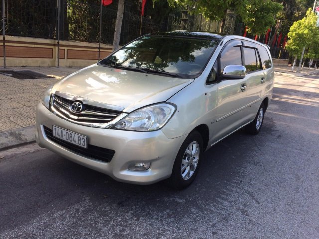 Bán Xe Toyota Innova G năm 2006, màu bạc còn mới