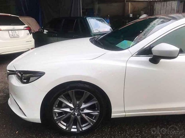 Bán ô tô Mazda 6 đời 2019, màu trắng0