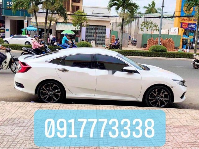 Bán Honda Civic 1.5 Turbo sản xuất năm 2019, màu trắng, xe nhập còn mới